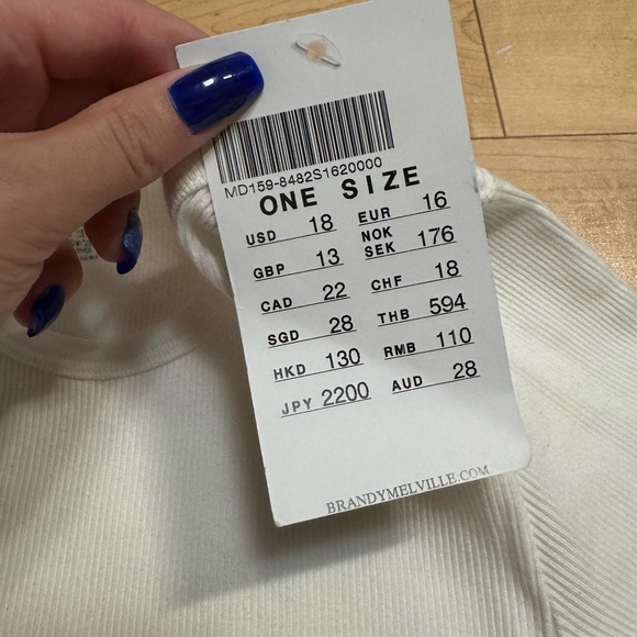 nwt brandy melville tee - Picture 2 of 2